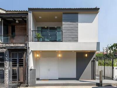 ให้เช่าบ้าน 2 ชั้น หมู่บ้านอยู่เจริญ ซอยรัชดา 18 ใกล้ MRT ห้วยขวา