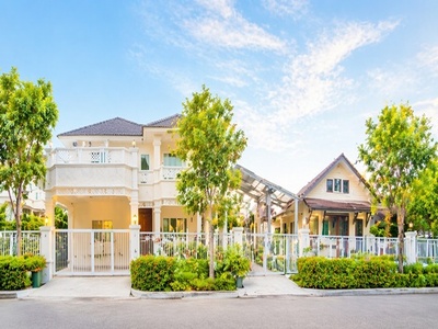 คฤหาสน์หัวมุม 2ชั้น เรือน2ชั้น 5-6นอน เพอร์เฟคเพลส รามคำแหง 164  