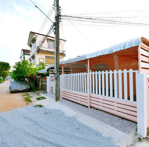 บ้านเดี่ยว ใจกลางเมือง 50 ตรว. ผ่อนเพียง 6000 บาท ใกล้ตลาดสุจิระ ระยอง 