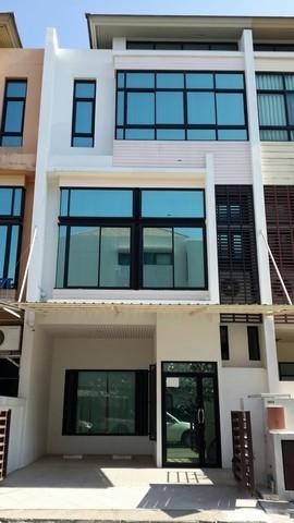 ขายโฮมออฟฟิศ 3.5 ชั้น ย่าน ทาวน์อินทาว โครงการ เดอะฮาบิแทท ศรีวรา (Habitat) ถนนเลียบด่วนเอกมัย-รามอินทรา 