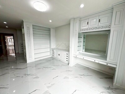 ขายบ้านหรู 5 ชั้น เย็นอากาส Residence รีโนเวทใหม่ 450 ตร.ม. 4 ห้อ