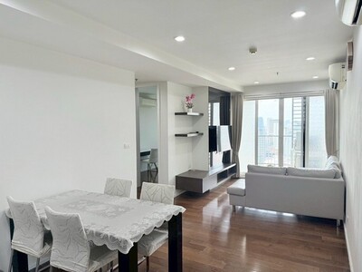 15 Sukhumvit clean nice