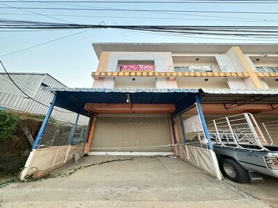 ขายขาดทุนอาคารพาณิชย์ 3 ชั้น ติดถนนสายแม่สอด-อุ้มผาง