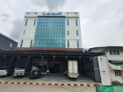 ขาย หรือ ให้เช่า ออฟฟิต สำนักงาน  ห้องทำงาน ห้องไลฟ์ 
