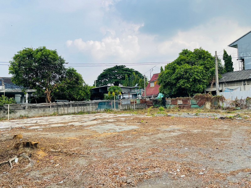 ขายที่ดิน 300 ตรว ซ.เพชรเกษม 69 ติดถนนซอยบุญทรัพย์ ผังเมืองสีเหลือง สามารถสร้างอาคารที่อยู่อาศัยบ้านเดี่ยว