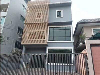 ให้เช่าอาคารพาณิชย์ ซอยสุขุมวิท71ปรีดีย์พนมยงค์14 