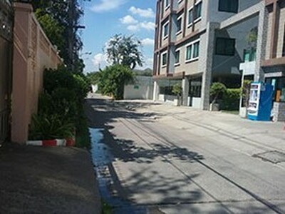 ขายคอนโดมือสอง อำเภอเมืองสมุทรปราการ  โครงการ บีลอฟท์ สุขุมวิท 11