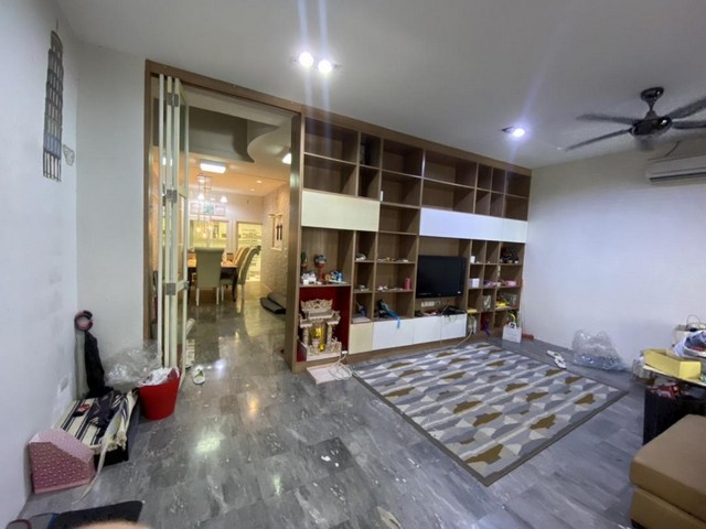  ขายทาวน์โฮม 4 ชั้น ซอยพัฒนาการ 44  หมู่บ้าน วราธรวิลล์ ใกล้ เอกมัยทองหล่อ