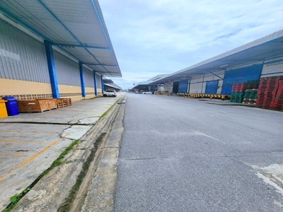 ให้เช่าโกดัง 2ชั้น 800ตร.ม.สนามบินสุวรรณภูมิ 2.5กม.  ร่มเกล้า 