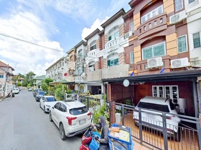 ให้เช่าทาวน์เฮ้าส์ 3 ชั้น ซ.นวลจันทร์ 27-33  MRT วัชรพล 1.6กม.