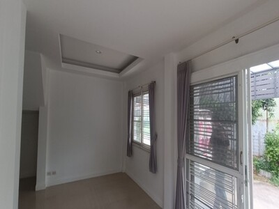บ้านเดี่ยวให้เช่า ย่านสาทร เจริญราษฎร์ เหมาะสำหรับทำ Home office 