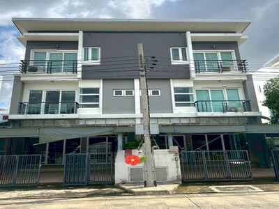 ห้เช่าโฮมออฟฟิศ3ชั้น 2หลัง 100ตรว.ถนน วิภาวดีรังสิต 