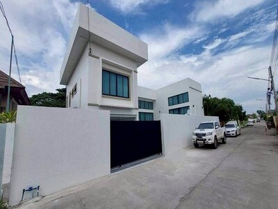 ขายบ้าน พูลวิลล่า ใกล้หาดจอมเทียน พัทยา ตกแต่งครบ (พร้อมธุรกิจราย