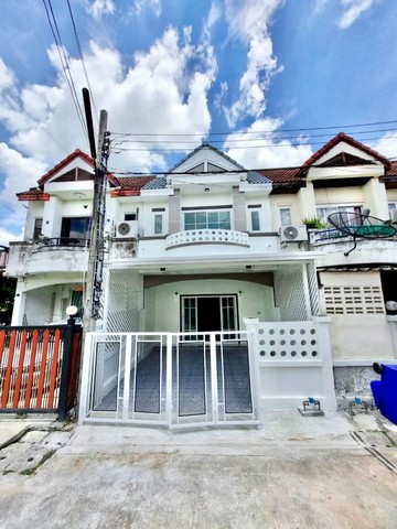 หมู่บ้านพารวย บางบัวทอง  ทาวน์เฮ้าส์2ชั้น  พร้อมอยู่   ซอยโรงงานฟาร์มเฮ้าส์
