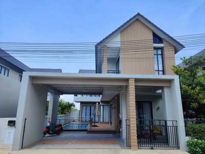 ขายบ้านเดี่ยว 2 ชั้น สไตล์พูลวิลล่า โกลเด้น พรีเว่ บางแสน-เลี่ยงห