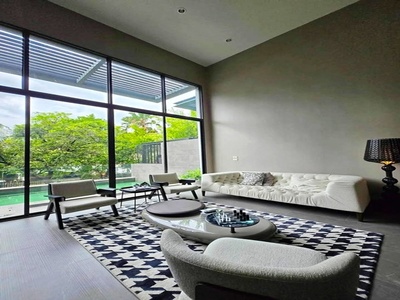 ทองหล่อ19-27 เพชรบุรี  4.5ชั้น 325ตร.ม.ลิฟท์  3-4นอน 