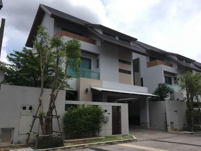 ให้เช่าบ้านเดี่ยว 3 ชั้น ทำเลเลียบด่วนเอกมัย-รามอินทราโยธินพัฒนา 11 ไพรเวท เนอวานา เรสซิเดนซ์ พื้นที่ใช้สอย 340 ตรม. 3 ห้องนอน 4 ห้องน้ำ