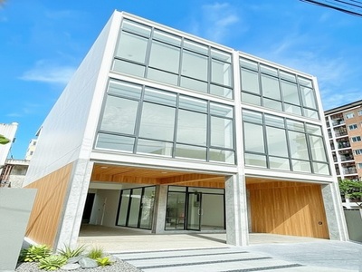 พื้นที่สำนักงาน 3 ชั้น รร.นานาชาติราฟเฟิลส์อเมริกัน 200 ม. 4 นอน 