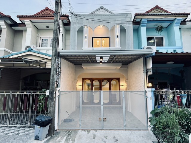 ขาย หมู่บ้านพุทธชาด บางบัวทอง ซอยแฟคตอรี่ ทาวน์เฮ้าส์ รีโนเวทใหม่ พร้อมอยู่ ใกล้ MRT บางรักใหญ่
