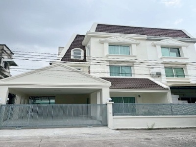 อ่อนนุช 37-41 5นอน MRT คลองกลันตัน 1.4 กม. บ้าน3 ชั้น ใหม่ สภาพดี