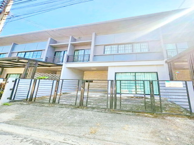  เฟอร์ฯ บิ๊กซี รัง ม.รังสิต 3.8 กม. ทาวน์โฮม 2 ชั้น 3นอน 22 ตร.วา