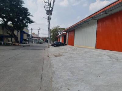 ให้เช่าโกดัง280ตร.ม.ย่านลาดพร้าวบางกะปิเลียบด่วนใกล้BTSลาดพร้าว83