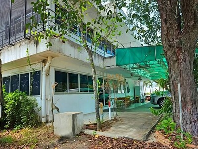 ขายที่ดินพร้อมสิ่งปลูกสร้างเกาะจันทร์ชลบุรีที่ 41-1-92 ไร่ 