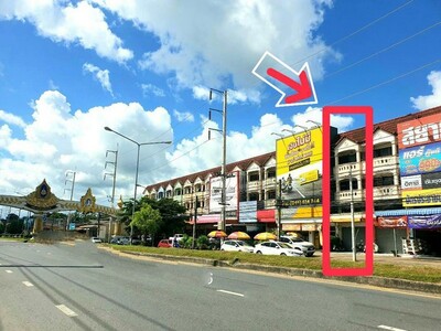 ขายด่วนตึก 3 ชั้นทำเลทอง ติดซุ้มประตูเมืองศรีสะเกษ ใกล้  Lotus,ma