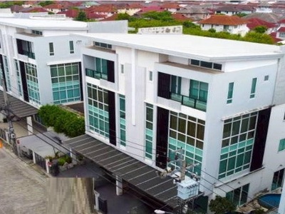  บิซ แกลเลอเรีย นวลจันทร์ เลียบด่วนเอกมัน รามอินทรา   