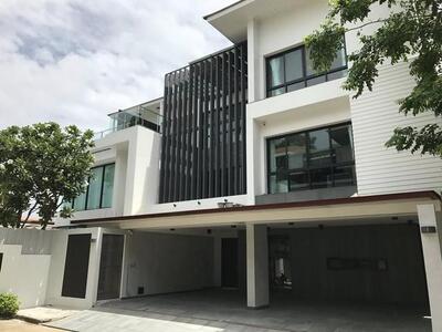 ให้เช่าบ้านเดี่ยว3ชั้น หมู่บ้านอิสระ พระราม 9 รามคำแหง 24 