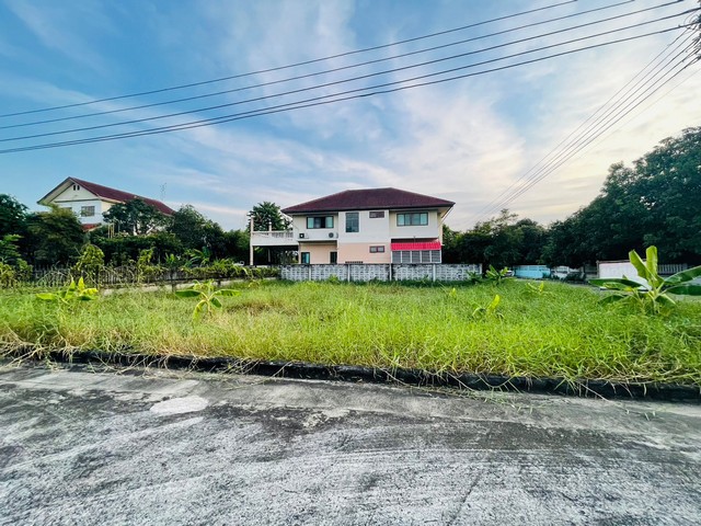 ขายที่ดิน 2 แปลง เนื้อที่ 164.5 ตรว ติดถนน 2 ด้าน แปลงมุม ม.ปัญญาเลคโฮม นิมิตรใหม่ 28 ใกล้สถานีรถไฟฟ้าสายสีชมพู