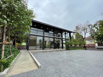 พื้นที่สำนักงาน ออฟฟิศ อาคารใหม่ ออกแบบอย่างสวยงาม ซอยชักพระ ตลิ่