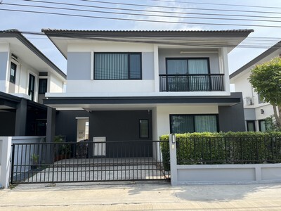 บ้านสไตล์อังกฤษเรียบหรู โครงการ บริทาเนีย บางนา-สุวรรณภูมิ กม.26