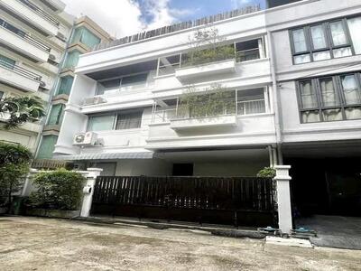 ให้เช่า ขายทาวน์เฮ้าส์ 4 ชั้น 250 ตร.ม. สุขุมวิท 71 ซอยปรีดี 14