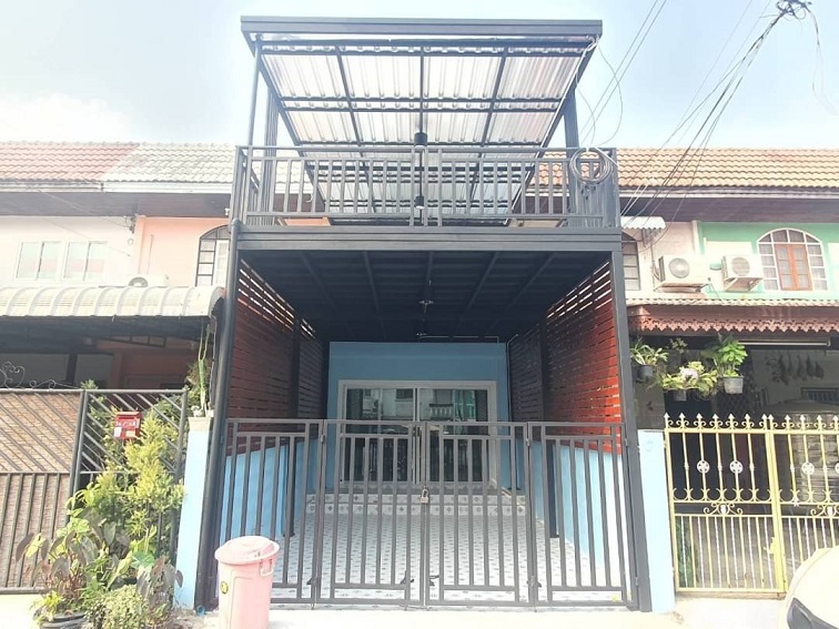 ขายบ้านตกแต่งใหม่ หมู่บ้านบัวทอง2  ทาวน์เฮ้าส์ 2 ชั้น  มีระเบียงด้านบน พื้นที่กว้าง ทำเลดี้ดี สวย