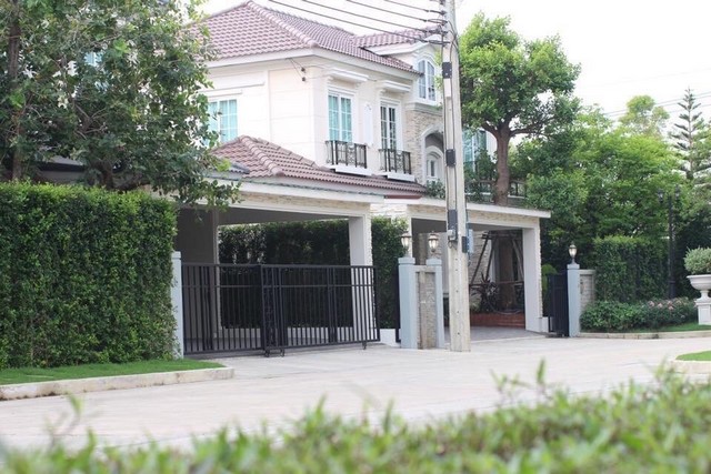 [A513]ให้เช่า บ้านเดี่ยวหรู สไตล์อังกฤษ 4นอน 4น้ำ 3 ที่จอดรถแกรนดิโอ ลาดพร้าว-เกษตรนวมินทร์ ซอยนวมินทร์42 ใกล้จุดขึ้น-ลงทางด่วน รถไฟฟ้า 3สาย