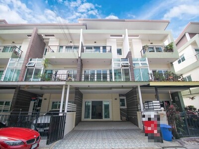 ขายทาวน์โฮม 3 ชั้น ม.วิวาเรี่ยม พุทธบูชา 36