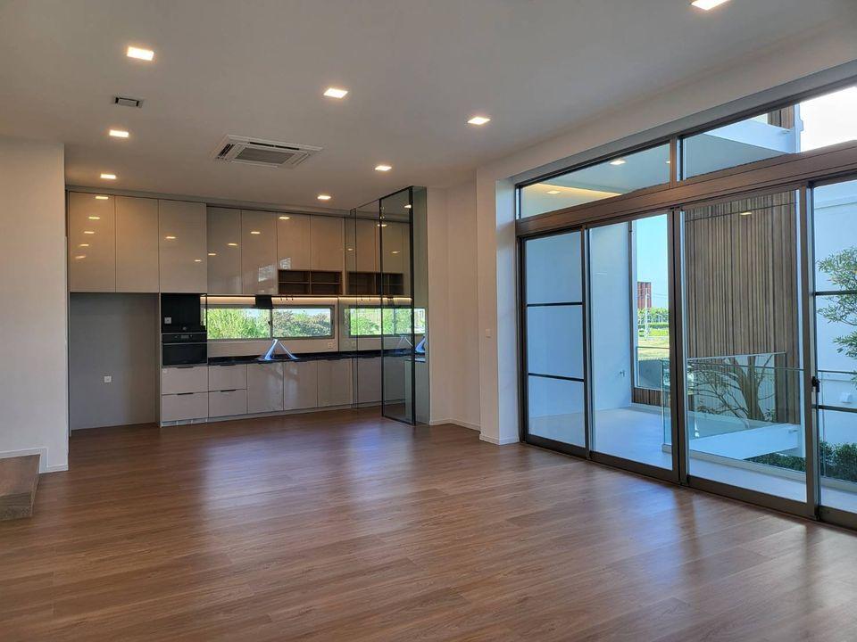 ให้เช่าหมู่บ้าน VIVE พระราม 9 บ้านเดี่ยว 3 ชั้น วิวสนามกอล์ฟ อยู่ใกล้ Club House,สระว่ายน้ำ