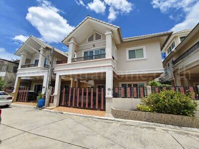 บ้านเดี่ยว 2 ชั้นครึ่ง หมู่บ้านอิ่มอัมพร 2 ราชพฤกษ์ 9 พร้อมเฟอร์ 