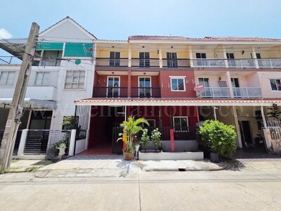 ทาวน์โฮม บ้านลูกกอล์ฟ พรีเมี่ยม เมืองทองธานี - บ้านใหม่ 