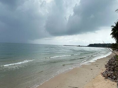 ผืนดินไทยทรงคุณค่า  ขายที่สวยติดทะเล ที่ติดชายหาดสะพลี ชุมพร 5.9ล