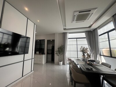 P773 ขายบ้านเดี่ยว 3 ชั้น โครงการ เดอะ มาสเตอร์ เอกมัย-สุคนธสวัสด