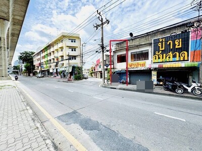 ขายอาคารพาณิชย์ 2 ชั้น ที่ตั้ง  ถนนกรุงเทพ-นนท์  