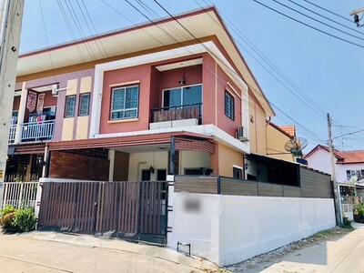 ขายทาวน์โฮมมือสอง หลังมุง แหล่งชุมชน บางพระ ศรีราชา ชลบุรี 