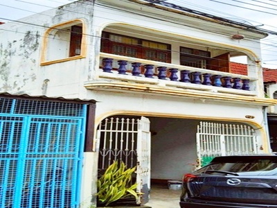 ทาวน์เฮ้าส์ 2 ชั้น 3นอน เพชรเกษม 102-108 รร.เลิศหล้านานาชาติ 900 