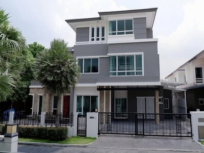 ขายบ้านเดี่ยว แกรนด์ บางกอก บูเลอวาร์ด พระราม 9