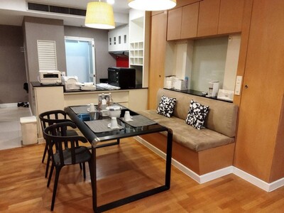 ให้เช่า คอนโด เออร์บานา สาทร Urbana Sathorn 