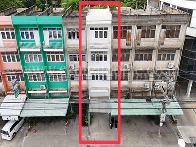 อาคารพาณิชย์ 4 ชั้น แยกปากเกร็ด นนทบุรี ทำเลดี ราคาถูก