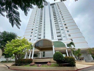 ขายรอยัลบีช คอนโด หาดเจ้าสําราญ 