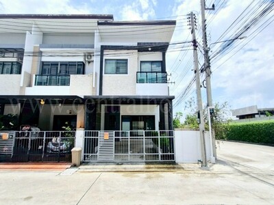 ลดราคาด่วน ทาวน์โฮม ลิฟวิ่ง เรสซิเดนซ์ รังสิต - ราชพฤกษ์ หลังมุม